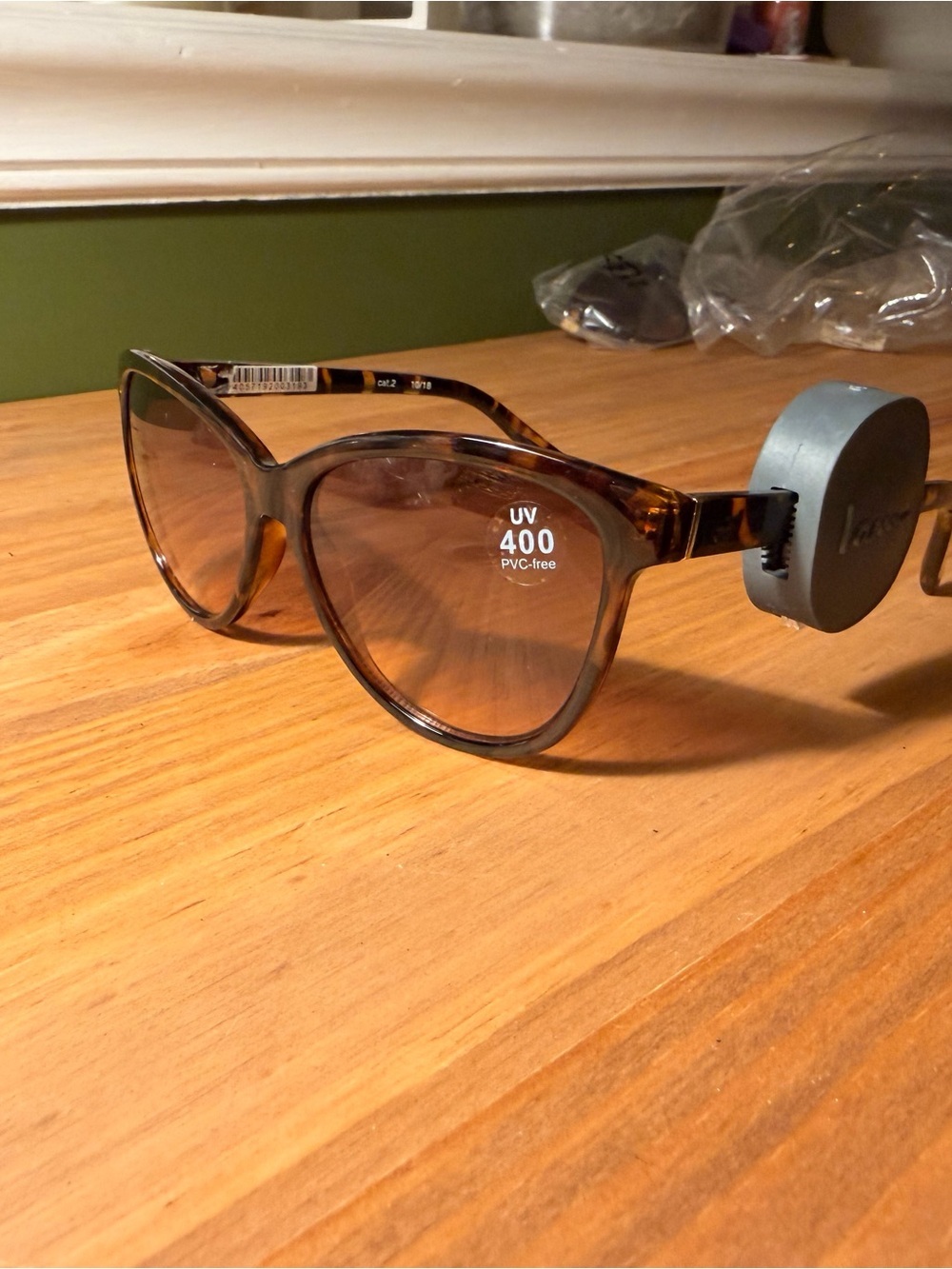 Tortoiseshell UV400 Women’s Sunglasses - Picture 2 of 3